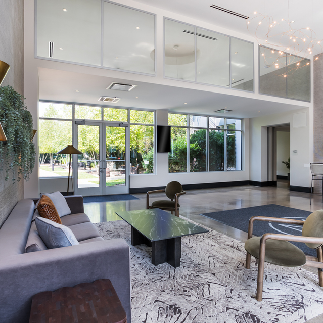 Mode Logan Square - Resident Lounging Area